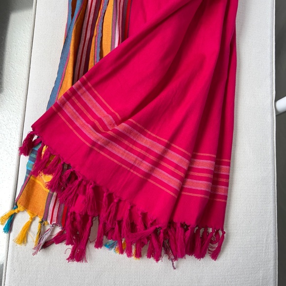 ZARA dark pink multi-colour large shawl scarf in cotton, EUC. - Picture 3 of 14